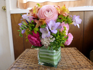 Картинка цветы букеты композиции розы ваза букет