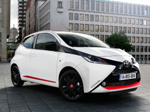 обоя автомобили, toyota, aygo, x-cite, 5-door, светлый, 2014г