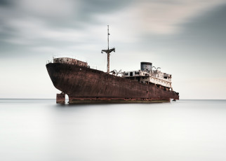 Картинка корабли танкеры старый танкер море