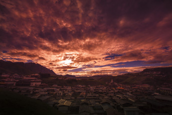 Картинка города -+пейзажи облака тибет дома закат