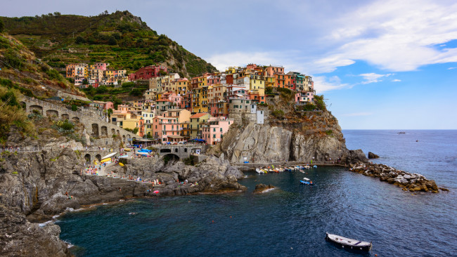 Обои картинки фото manarola, города, амальфийское и лигурийское побережье , италия, море, скала, городок