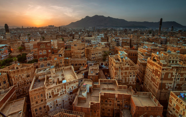 Обои картинки фото sanaa,  capital of yemen, города, - столицы государств, столица, йемена, cана, вечер, закат, жилые, здания, аравийский, полуостров, архитектура, дома
