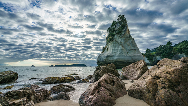 Обои картинки фото природа, побережье, скалы, песок, облака, небо, горизонт, море, песчаник, новая, зеландия