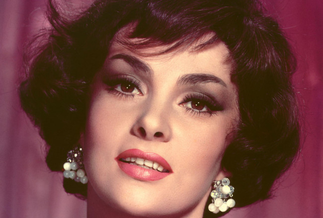 Обои картинки фото gina lollobrigida, девушки, gina, lollobrigida, девушка, актриса, италия, кино, звезда, мировое, красавица, портрет, макияж, фотография, взгляд