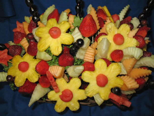 Обои картинки фото еда, фрукты, ягоды, карвинг