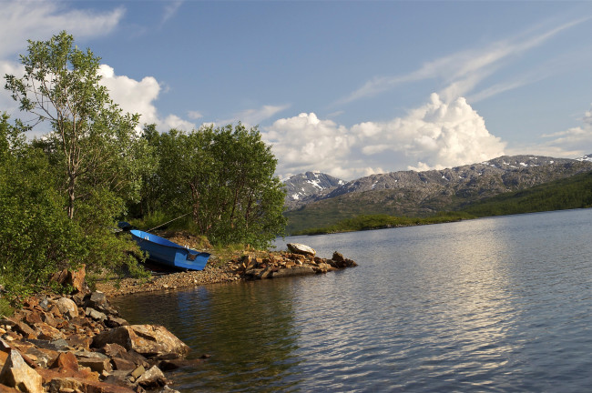 Обои картинки фото hansnes  норвегия, природа, реки, озера, озеро, норвегия, norway, hansnes, побережье, лодка
