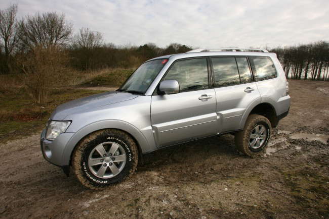 Обои картинки фото автомобили, mitsubishi, 5-door, светлый, shogun