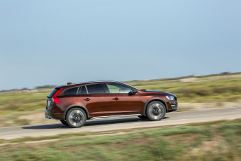 Картинка автомобили volvo v60 d4 cross country 2015г