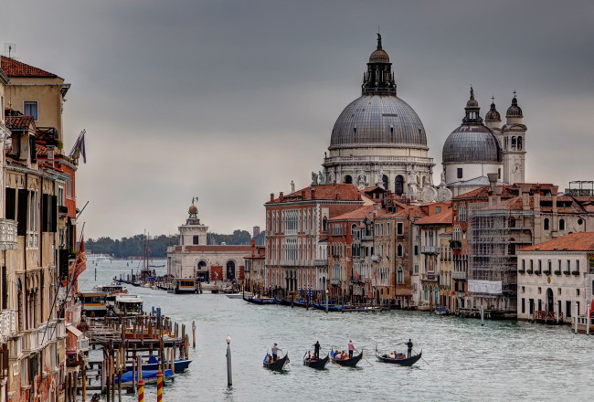 Обои картинки фото basilica di santa maria della salute,  venice, города, венеция , италия, гондолы, базилика, собор, канал