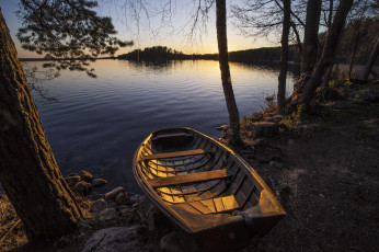 Картинка корабли лодки +шлюпки финляндия деревья лодка озеро закат