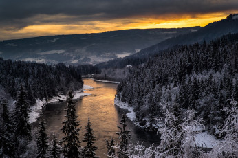 Картинка природа реки озера зима холмы лес деревья река снег