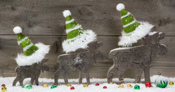 Картинка праздничные фигурки christmas gifts snow decoration wood рождество новый год