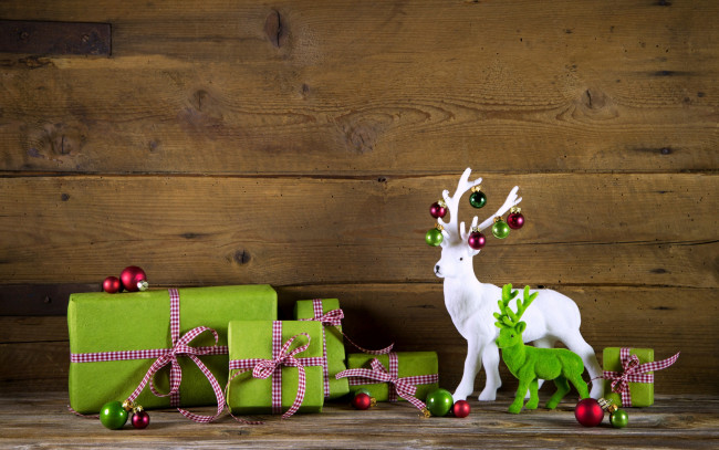 Обои картинки фото праздничные, подарки и коробочки, christmas, gifts, decoration, wood, рождество, новый, год, подарки