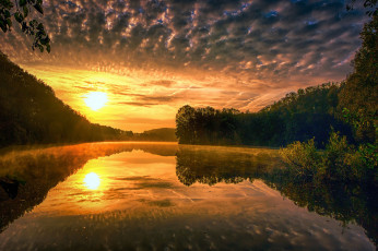 Картинка природа восходы закаты облака река небо закат солнце озеро деревья отражение