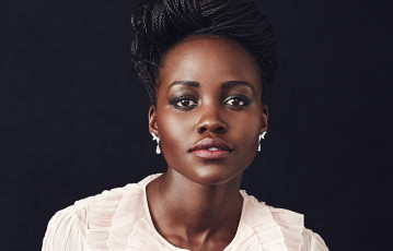 Картинка lupita+nyongo девушки lupita+nyong`o lupita nyongo девушка брюнетка темнокожая чернокожая актриса мулатка красотка взгляд макияж поза портрет лицо