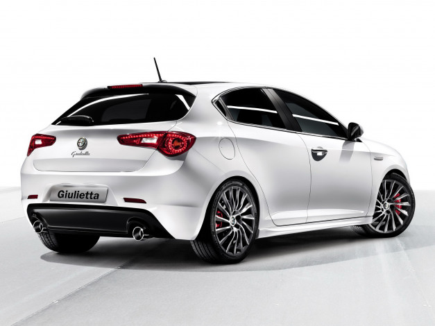 Обои картинки фото giulietta, 2011, автомобили, alfa, romeo