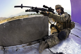 Картинка оружие армия спецназ снайпер американец солдат винтовка texas national guard spc isaac gomez prt security force