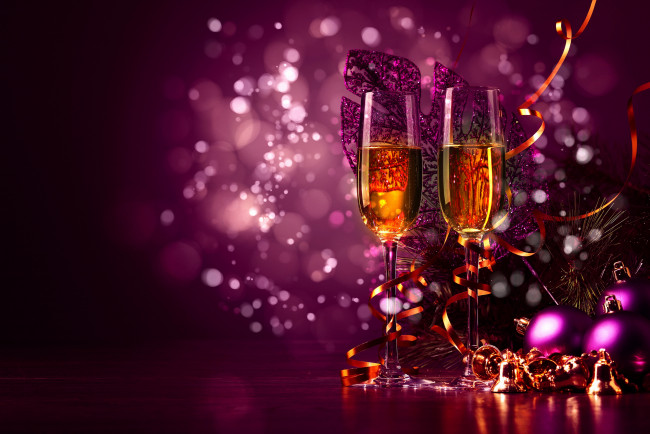 Обои картинки фото праздничные, угощения, мишура, шампанское, новый, год, фужеры