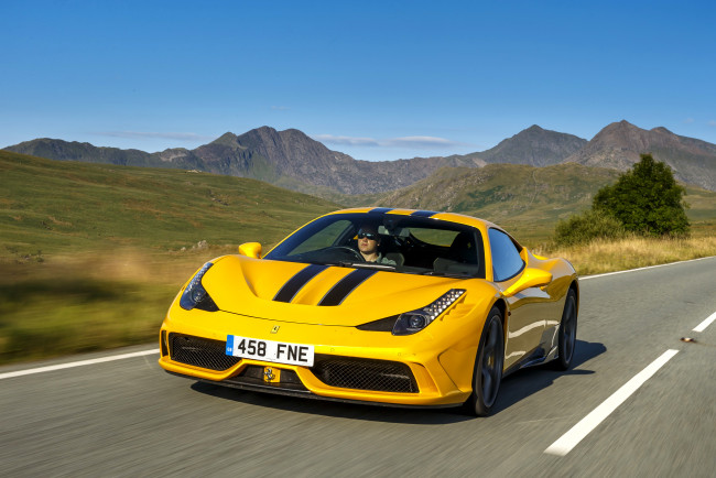 Обои картинки фото автомобили, ferrari, желтый, 2014г, uk-spec, speciale, 458