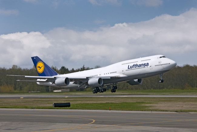 Обои картинки фото boeing 747, авиация, пассажирские самолёты, самолёт, boeing, 747, взлёт, пассажирский