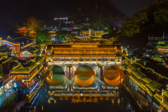 обоя fenghuang ancient town, города, - огни ночного города, простор