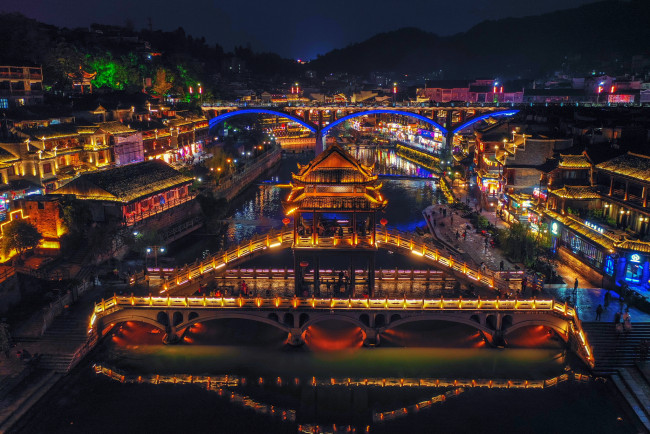 Обои картинки фото fenghuang ancient town, города, - огни ночного города, простор