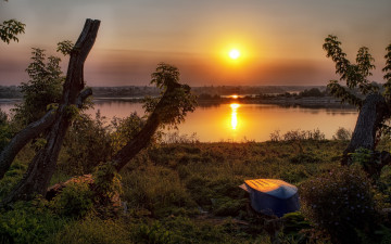 Картинка природа восходы закаты берег закат река пейзаж лодка деревья