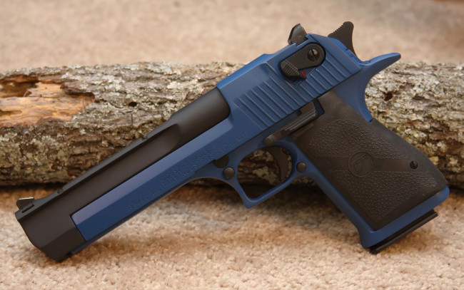 Обои картинки фото оружие, пистолеты, handgun, pistol, desert, eagle, gun, blue