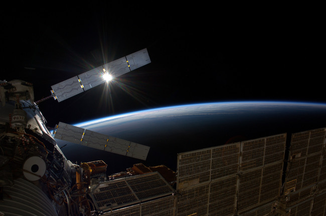 Обои картинки фото космос, космические корабли,  космические станции, корабль, космический, грузовой, автоматический, atv5