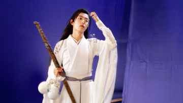 Картинка мужчины xiao+zhan актер костюм меч кувшины