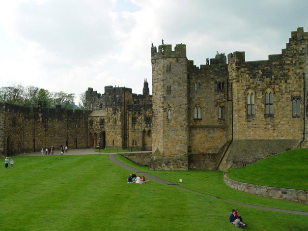 Обои картинки фото alnwick, castle, uk, города, дворцы, замки, крепости