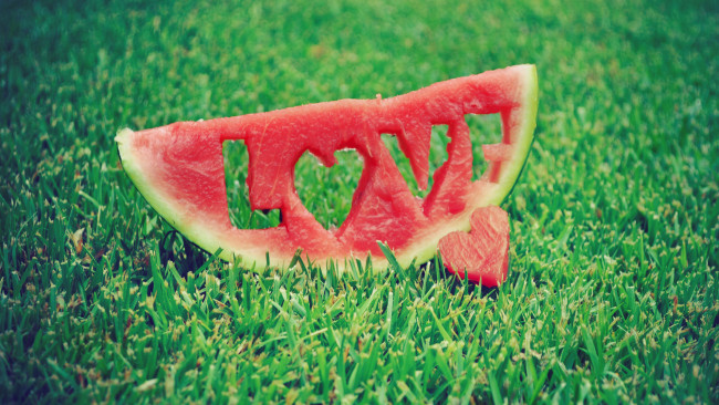 Обои картинки фото еда, арбуз, любовь, лето, фрукты, романтика