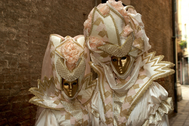 Обои картинки фото разное, маски, карнавальные, костюмы, карнавал, белый, пара, венеция