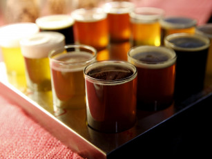 Картинка еда напитки +пиво пена ассорти бокалы пиво
