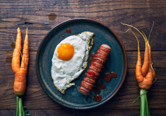 Картинка еда Яичные+блюда глазунья сосиска морковь