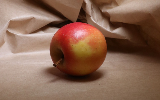 Обои картинки фото еда, яблоки, краснобокое, яблоко, макро
