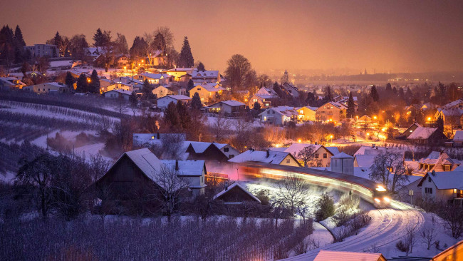 Обои картинки фото города, - огни ночного города, склон, зима, германия, дома, огни, ночь, германсберг, бавария