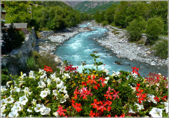 обоя природа, реки, озера, франция, валуиз, река, берега, цветы, русло, деревья, камни
