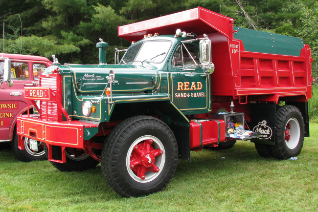 Обои картинки фото 1961 mack truck model b-81, автомобили, mack, trucks, inc, тяжелые, сша, грузовики
