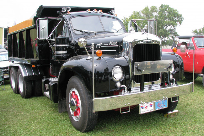 Обои картинки фото mack truck model b-421, автомобили, mack, грузовики, сша, trucks, inc, тяжелые