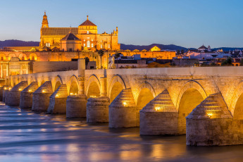 Картинка города -+мосты огни собор ночь мост кордова испания река