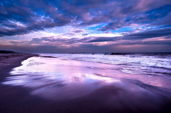 Картинка природа моря океаны вечер прибой тучи облака небо синее сиреневое море океан берег
