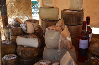 Картинка fira+medieval+de+cardona еда сырные+изделия сыр