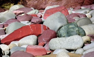 Картинка природа камни +минералы берег цветные булыжники