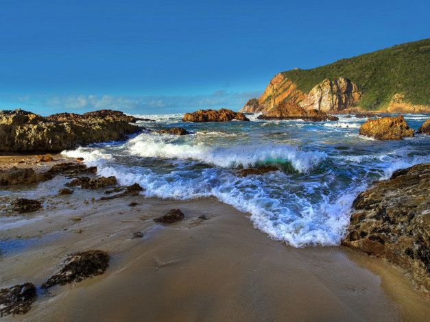 Обои картинки фото природа, побережье, небо, волны, прибой, скалы, пена, песок, берег, море, африка, океан