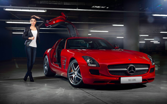 Обои картинки фото mercedes sls amg, автомобили, -авто с девушками, amg, red, sls, mercedes-benz, door, supercar, beauty, girl, mercedes