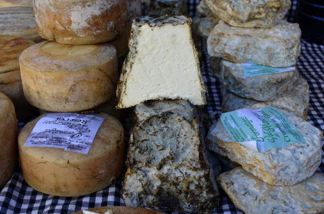 Обои картинки фото formatges vall de meranges, еда, сырные изделия, сыр