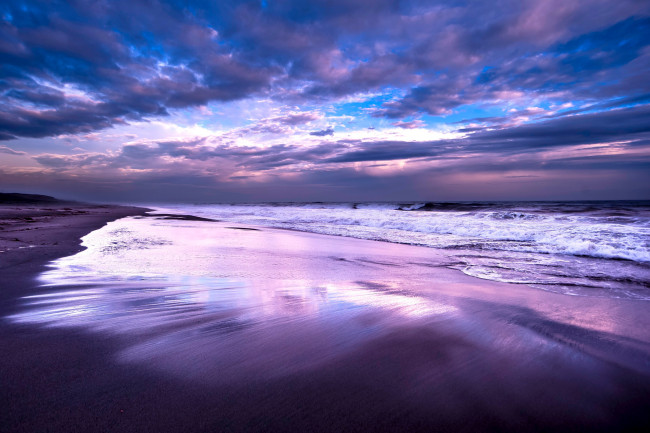 Обои картинки фото природа, моря, океаны, вечер, прибой, тучи, облака, небо, синее, сиреневое, море, океан, берег