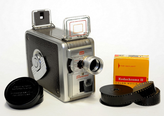Обои картинки фото brownie 8mm movie camera, бренды, - другое, кинокамера
