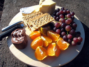 Картинка еда разное хлебцы сыр виноград апельсин